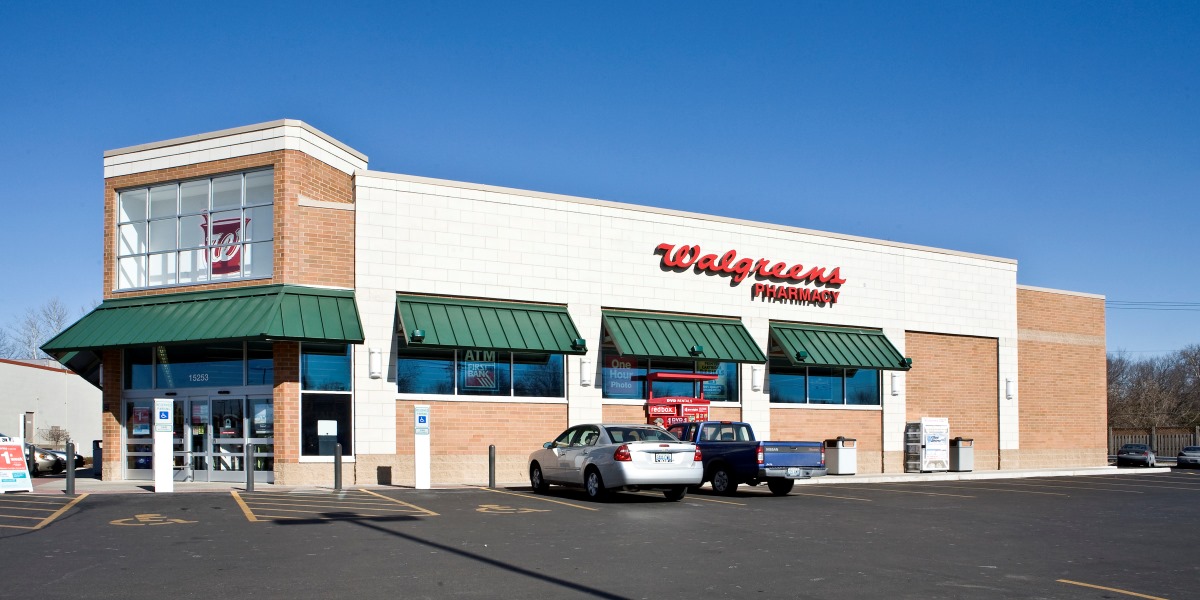 Walgreeens photo Order online and pick up the same day at Walgreens. Print photos and create personalized photo books, photo cards, invitations and custom photo gifts.